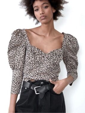 ZARA Leopard Print Puff-Sleeve Crop Top in Tan and Black Size L